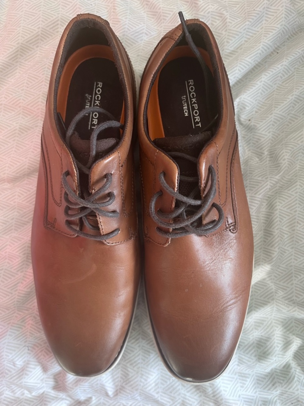 Rockport cognac brown Garrett truTECH lace up Oxford shoes.  Size 9 men’s